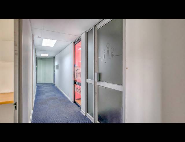 346M² BUSINESS CENTRE TO LET IN BRYANSTON